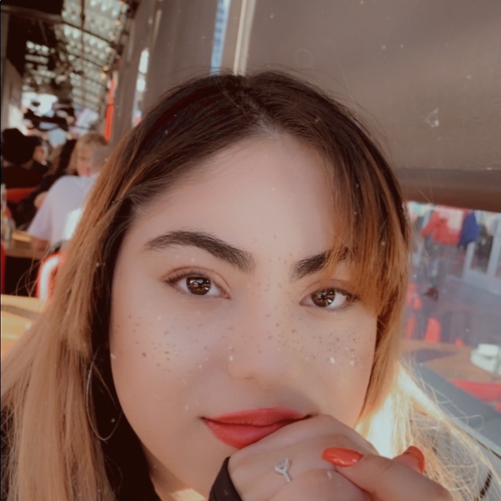 Meet your Posher, Noella